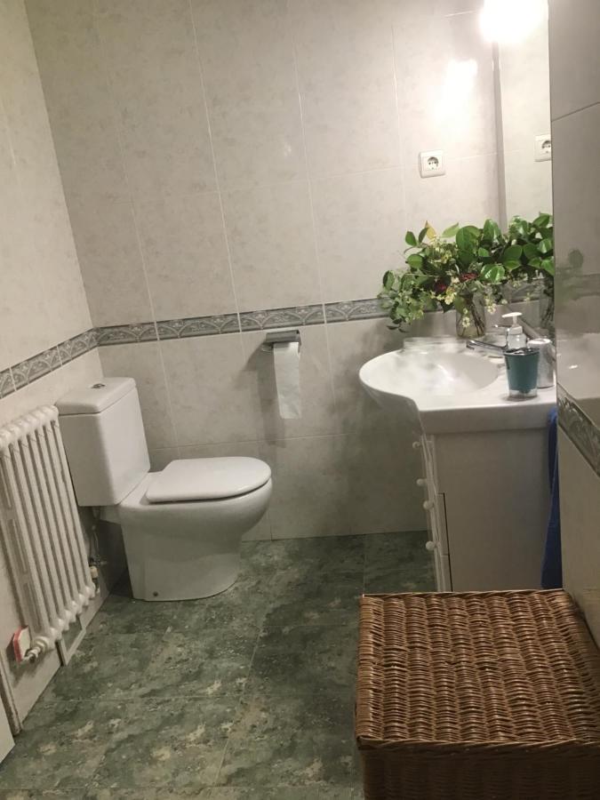 Superviews, Parking 24H Vigilado Incluido Y Netflix En Habitacion Independiente Con Bano Privado En Apartamento Particular, Francais&English Bilbao Exterior photo
