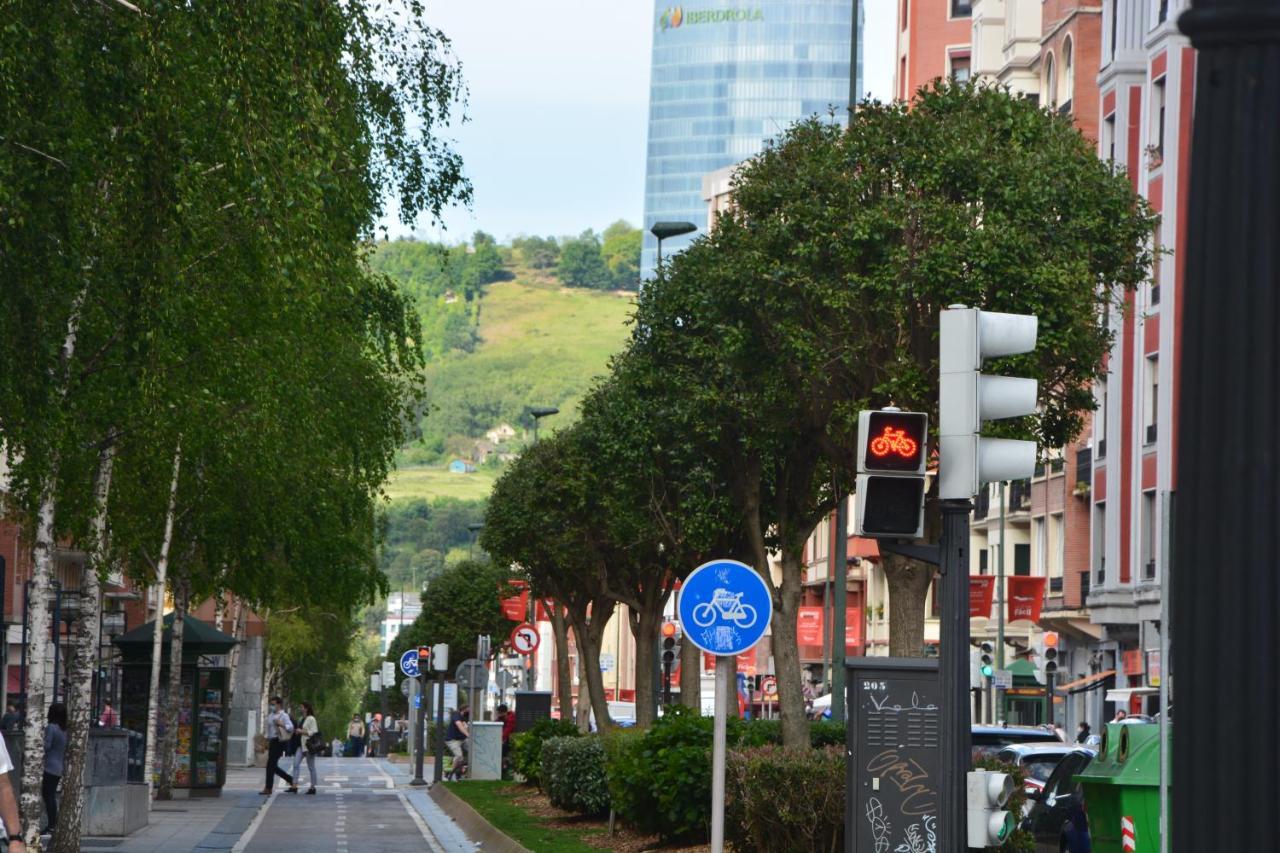Superviews, Parking 24H Vigilado Incluido Y Netflix En Habitacion Independiente Con Bano Privado En Apartamento Particular, Francais&English Bilbao Exterior photo
