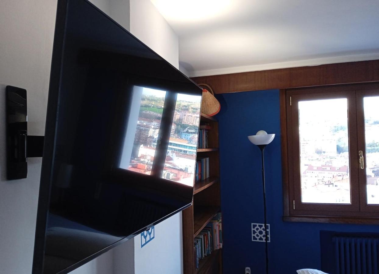 Superviews, Parking 24H Vigilado Incluido Y Netflix En Habitacion Independiente Con Bano Privado En Apartamento Particular, Francais&English Bilbao Exterior photo